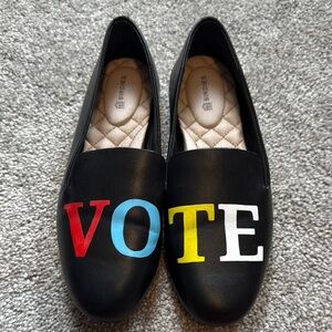 Birdies Black and Red Flats with Bold Design